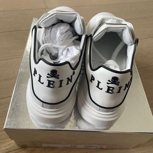 Brand new authentic leather Philipp Plein sneaker size 38 (closer to 37)